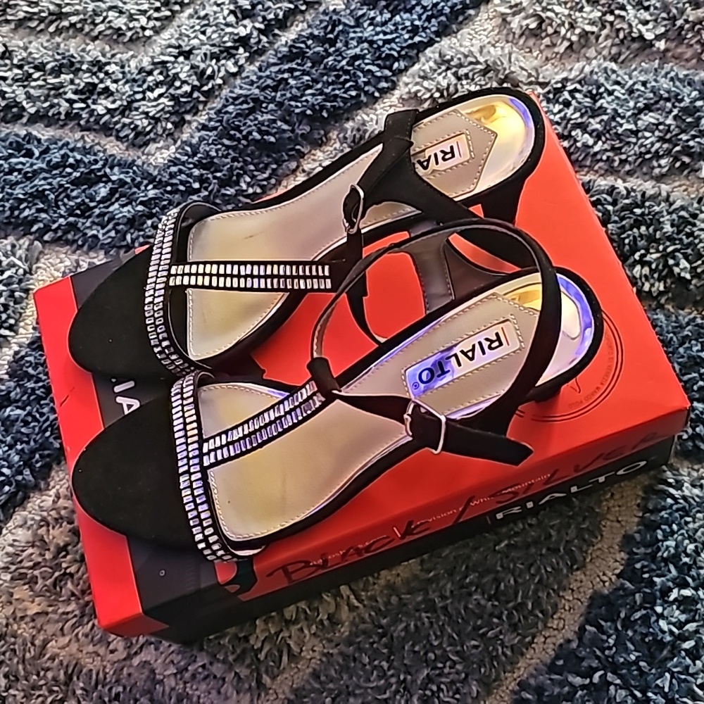 Shoes - Picture 2 of 10